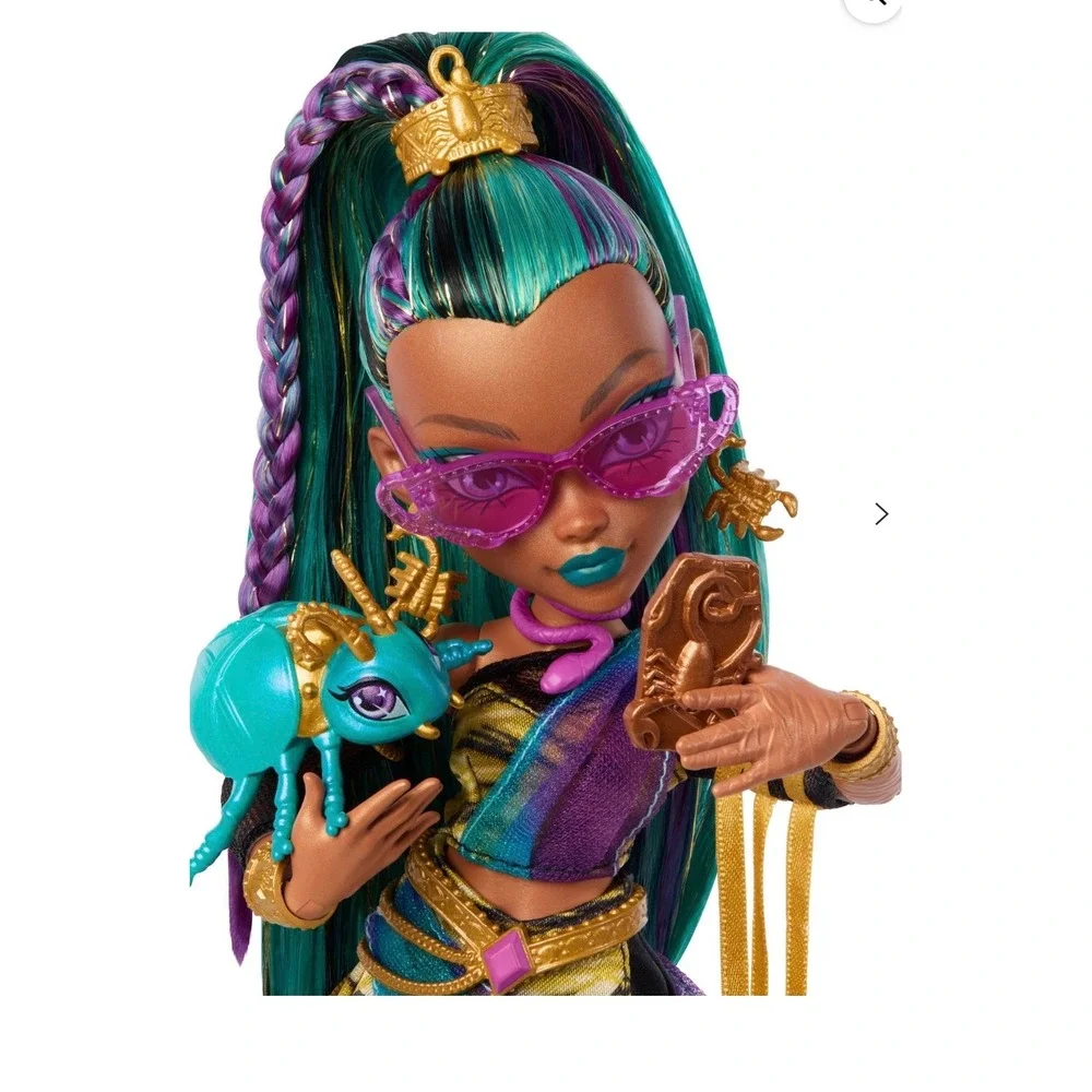 Monster High Nefera DeNile Doll with Pet Scarab Lavish and Accessories NEW 12
